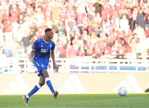 موقف كنو يثير التساؤلات: الهلال يستعد لمواجهة النصر في صراع الصدارة