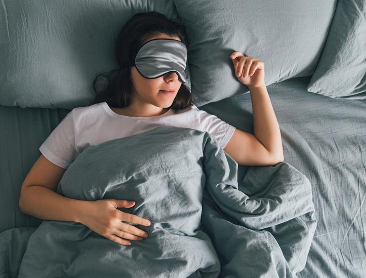 طبيب يكشف 5 خطوات لتعديل أوقات النوم بعد رمضان