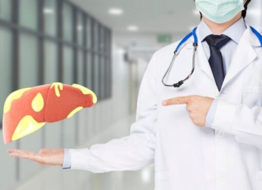 في أقل من دقيقتين.. أخصائي تغذية يكشف وصفات مذهلة لتنظيف الكبد