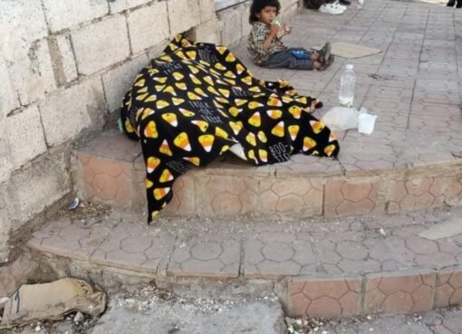 شاهد..وفاة مواطن اثناء تناوله الزبادي والخبز في إب..صورة