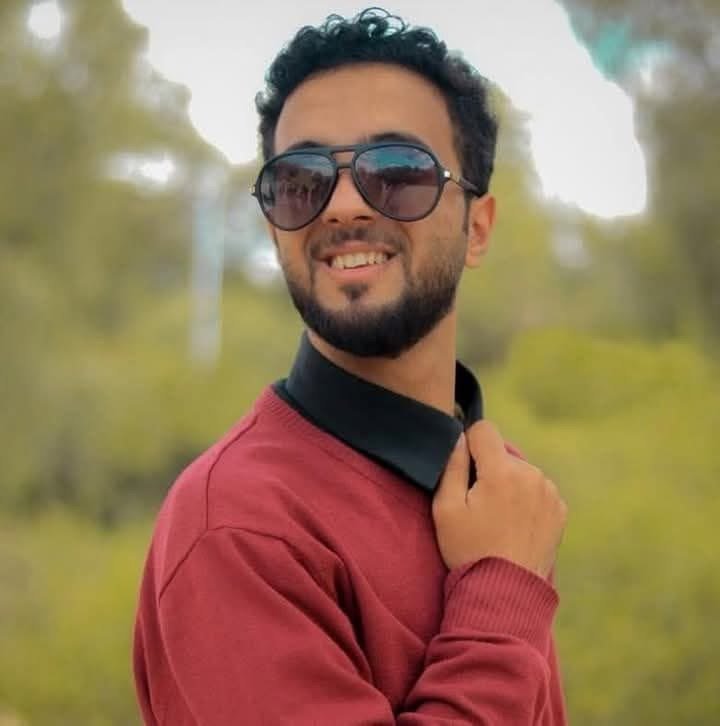 غرق يوتيوبر يمني شهير وآخرين في البحر..الاسم والصورة