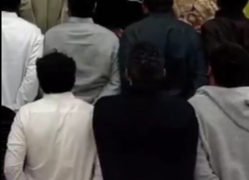 "القبض على عصابة تنتحل صفة رجال الأمن في الرياض: 18 وافدًا يمنيًا و3 مواطنين متورطون"