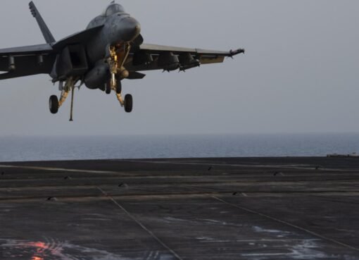 مجلة امريكية تكشف عن الخطوة الأولى والرئيسية للعملية البرية ضد الحوثيين