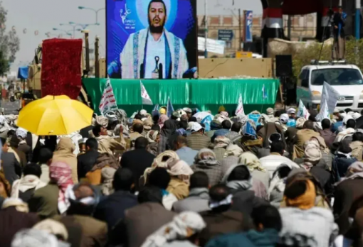 زعيم الحوثيين يصدم المقربين منه بهذا القرار ألذي أثار مخاوفهم من مصير مشابه لحزب الله زعيم الحوثيين يصدم المقربين منه بهذا القرار ألذي أثار مخاوفهم من مصير مشابه لحزب الله