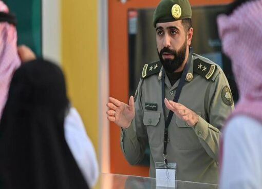 "الجوازات السعودية تحسم الجدل: تأشيرات الزيارة مستمرة مع حلول بديلة مبتكرة"