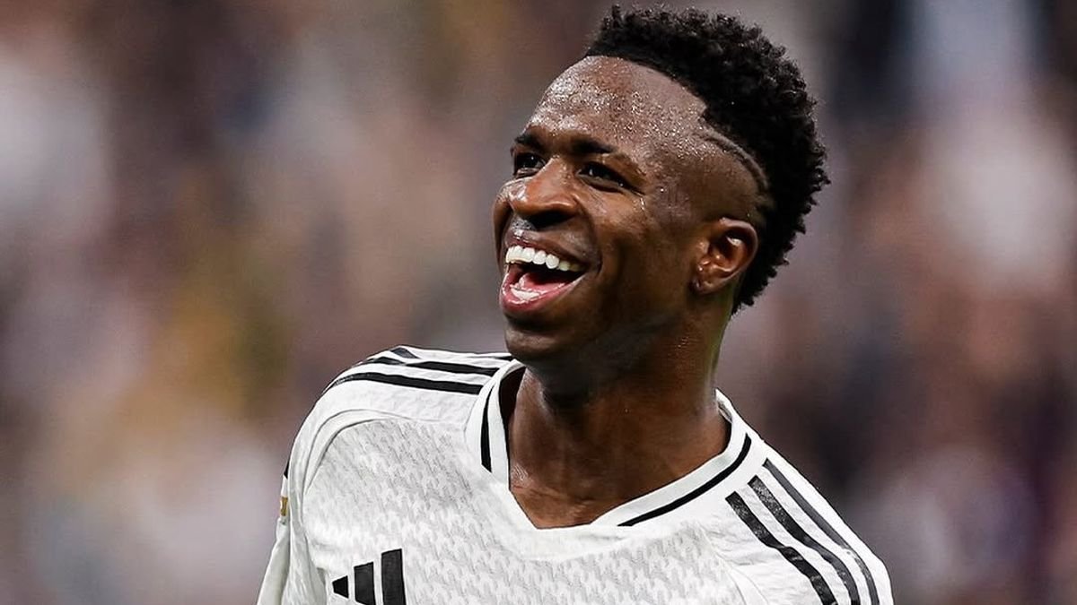 ريال مدريد يُغلق الباب أمام السعودية: فينيسيوس يوقع عقدًا جديدًا