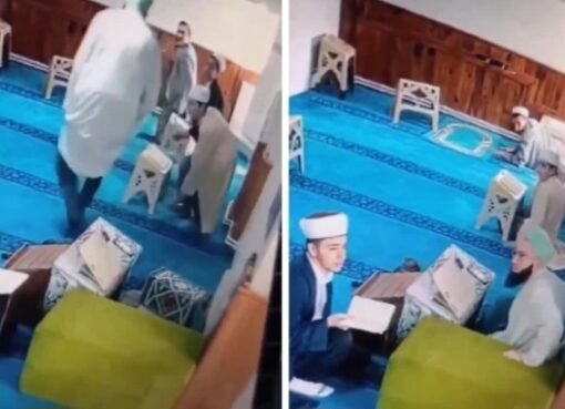 زلزال يهز المسجد.. شاهد ردة فعل مقرئ القرآن وطلابه في إسطنبول