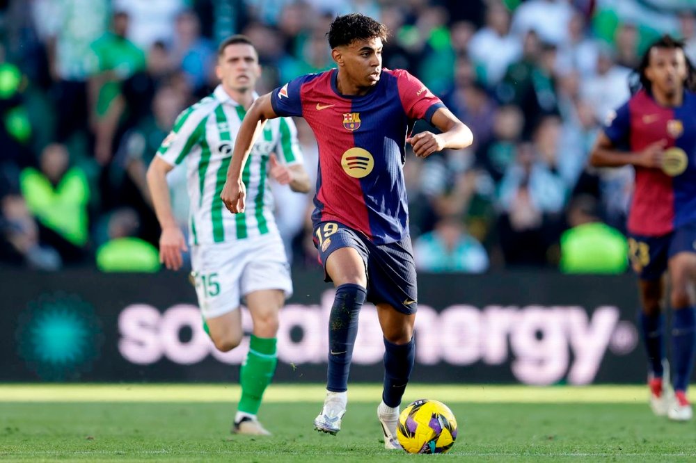 أداء برشلونة في الشوط الأول: انسجام مذهل وخطط محكمة