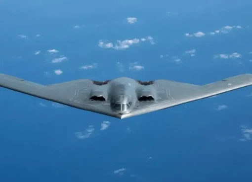 أمريكا تجلب سلاح فتاك ومتطور يخترق مخابئ الحوثيين