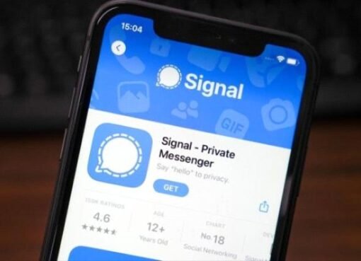 اليمنيون والأمريكيون يحملون تطبيق سيجنال بعد فضيحه ادارة ترمب