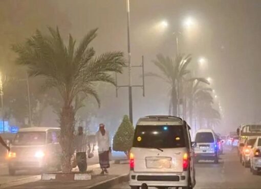 رياح عاتية تجتاح اليمن: سرعة تتجاوز 55 كم/ساعة وتحذيرات فلكية