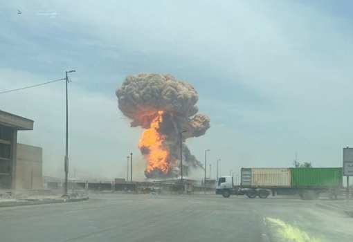 كارثة في ميناء رجائي: صور جديدة تكشف حجم الدمار وتضرر السيارات..