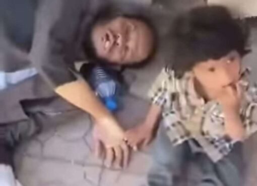 الارياني يعلق على وفاة مواطن وهو يحتضن طفله بإب..شاهد ماقال