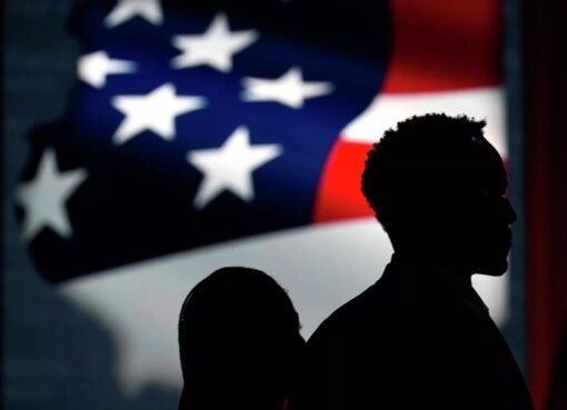 حسابات التواصل تحت المجهر: خطوة جديدة من الحكومة الأمريكية المهاجرين وطالبي التأشيرة .التفاصيل كاملة