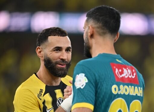 بنزيما يثير الجدل بتصرفه تجاه عمر السومة