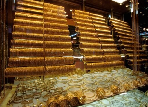 ارتفاع قياسي لأسعار الذهب بالأسواق اليمنية اليوم الثلاثاء