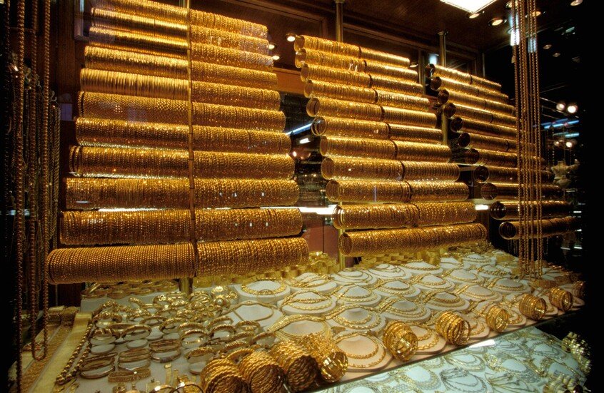 ارتفاع قياسي لأسعار الذهب بالأسواق اليمنية اليوم الثلاثاء