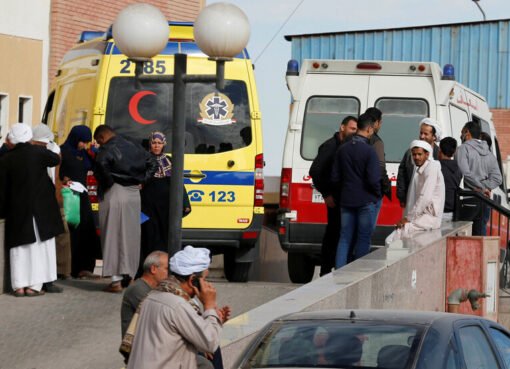 لحظات حرجة: توقف قلب فنان مصري شهير 4 دقائق وسط تدهور صحي خطير