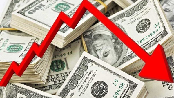 الدولار يواصل ارتفاعه الجنوني في اليمن.. عدن ومأرب وصنعاء في مواجهة التقلبات الاقتصادية