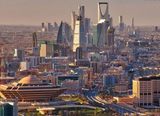 السعودية ترحب بالسياح من 60 دولة بتأشيرة مجانية عند الوصول