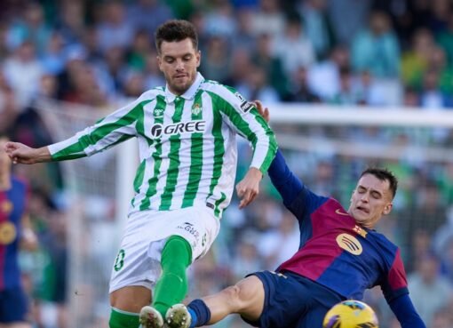 ريال بيتيس يُفاجئ برشلونة: تحليل الأداء في أول 45 دقيقة