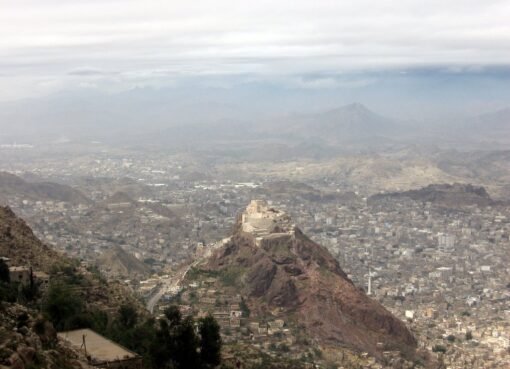“صراع الأسلحة: ليلة دامية تشهدها الجبهة وسط معارك ضارية” "صراع الأسلحة: ليلة دامية تشهدها الجبهة وسط معارك ضارية"