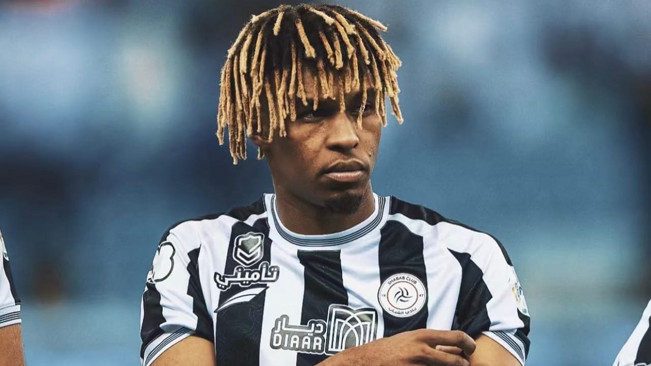 حقيقة رحيل فواز الصقور عن الاتحاد: وكيل اللاعب يحسم الجدل