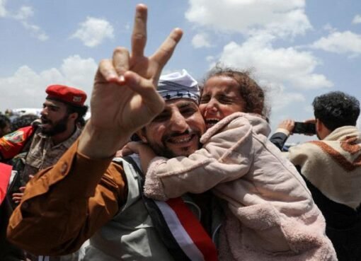 الحوثيون بين التكتيك والسياسة.. هل نشهد إعادة إنتاجهم بشكل جديد؟ "الحوثيون بين التكتيك والسياسة.. هل نشهد إعادة إنتاجهم بشكل جديد؟"