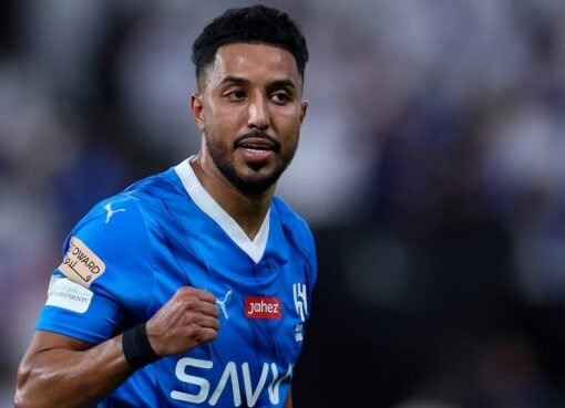فرحة جماهيرية: سالم الدوسري يُعزز ارتباطه بالهلال حتى 2027