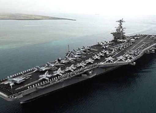 "العملاق النووي الأمريكي يصل خليج عدن.. هل بدأ العد التنازلي للصدام الكبير؟"