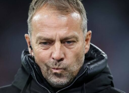 غضب فليك يشتعل بعد خسارة دورتموند: كواليس مثيرة من غرفة الملابس