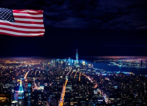 الرئيس الأمريكي يفرض رسوم جمركية لـ 18 دول عربية..من بينهم اليمن