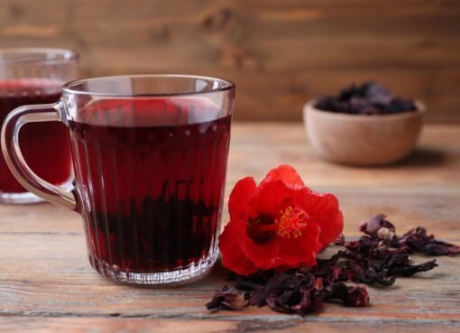 الخضيري يكشف: فوائد مذهلة لمشروب الكركديه والطريقة المثالية لتحضيره