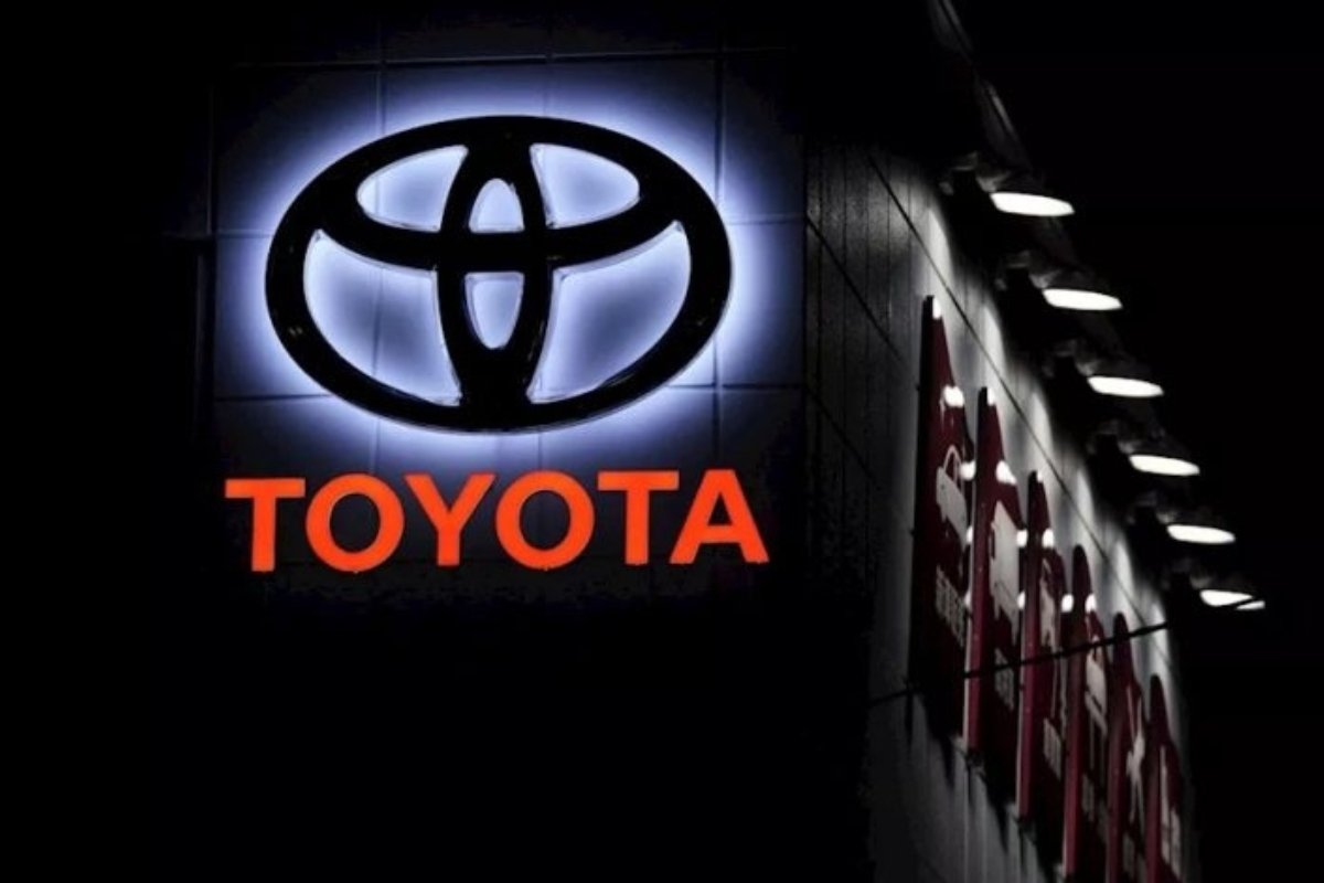 تحول غامض في تويوتا: ماذا يخبئ مستقبل السيارات الرياضية بعد هذا الإعلان؟