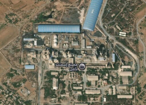 نيران الحرب تصل باجل: خمس غارات إسرائيلية تستهدف مصنع الإسمنت وسط تصعيد خطير