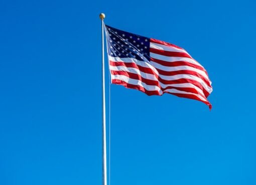 هدنة معلّقة بخيط رفيع.. واشنطن تحذر والحوثيون يتراجعون