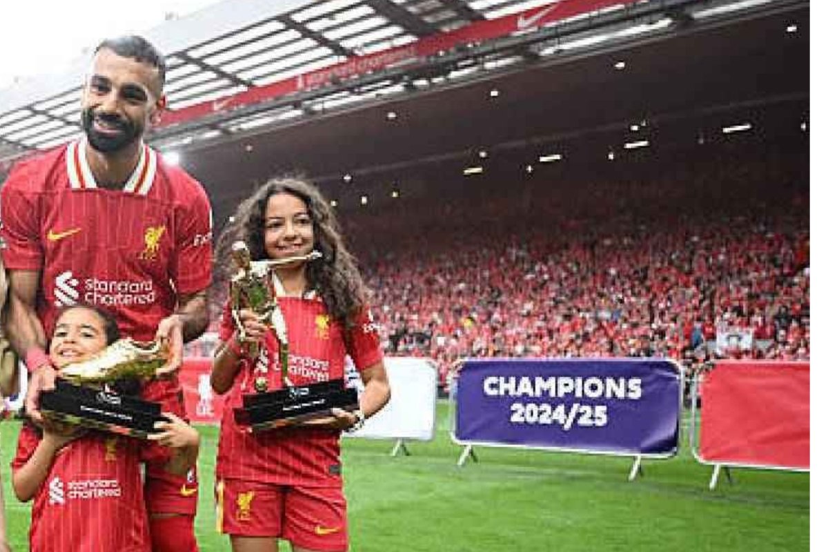 محمد صلاح يتصدر عناوين الصحف بعد حادثة احتفال ليفربول: هل أخطأ في توقيت نشر الصورة؟