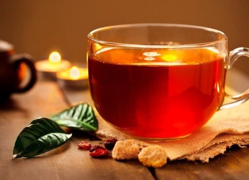 هل شرب الشاي بعد الطعام عادة صحية أم خطر خفي؟ اكتشف الحقيقة!