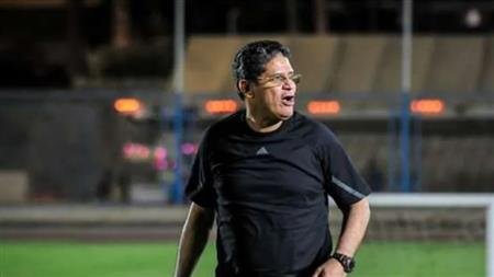 من هو أيمن الرمادي؟ رحلة تدريبية حافلة تنتهي بقيادة الزمالك!