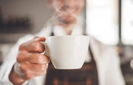"مشروب" شهير يسهم في إطالة العمر ويقلل الإصابة بأمراض القلب