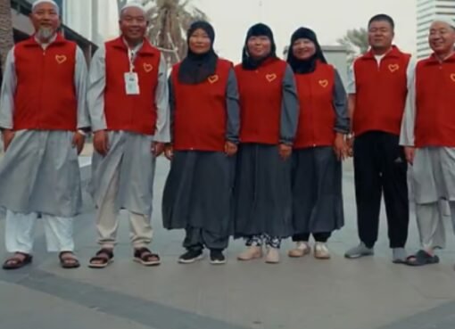 ظاهرة جديدة: حجاج الصين يبهرون الجميع بفعل غير متوقع في مكة المكرمة ظاهرة جديدة: حجاج الصين يبهرون الجميع بفعل غير متوقع في مكة المكرمة