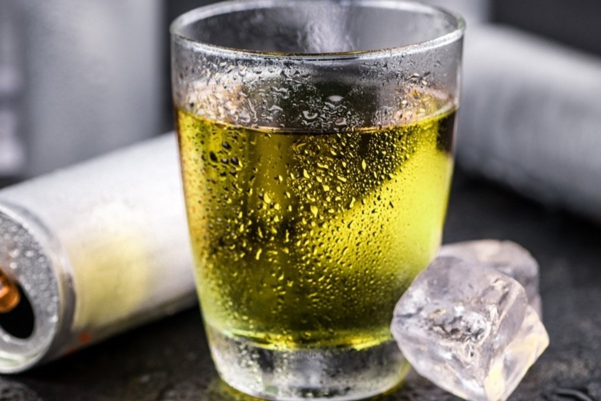 الكشف عن سر مرعب: هل تسبب مشروبات الطاقة تفاقم سرطان الدم؟