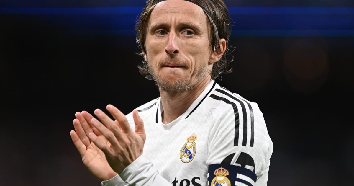 وداعاً مودريتش.. أهلاً بـ"نجم غير متوقع": ريال مدريد يحدد بديل الأسطورة الكرواتية!