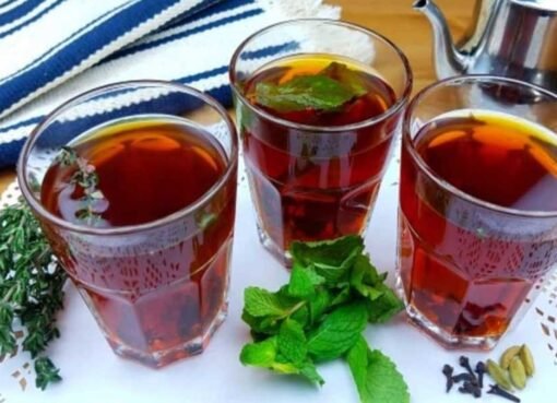 معجزة الطبيعة: عشبة رخيصة تُشرب مع الشاي.. درع وقاية ضد 5 أمراض فتاكة!