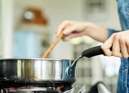 تحذير عاجل: هذه الوجبات تتحول إلى سم عند إعادة تسخينها.. احمِ عائلتك من التسمم!