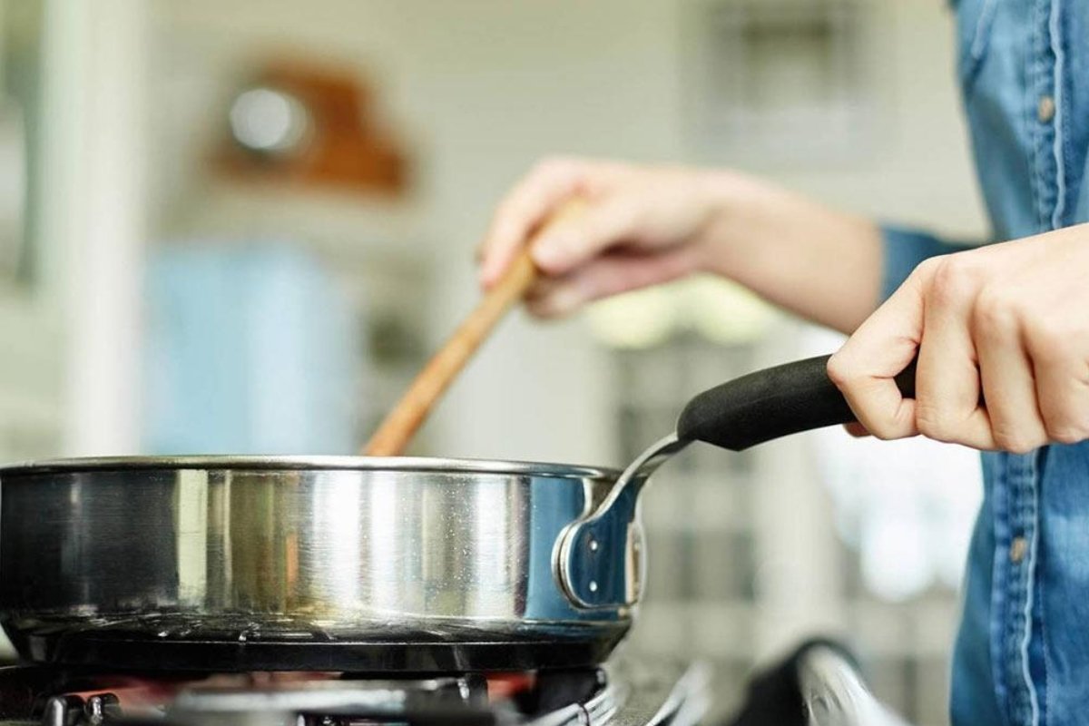 تحذير عاجل: هذه الوجبات تتحول إلى سم عند إعادة تسخينها.. احمِ عائلتك من التسمم!