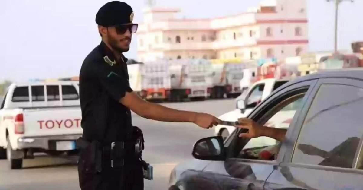 غرامات تصل إلى 10,000 ريال.. تفاصيل العقوبات الجديدة في نظام المرور السعودي