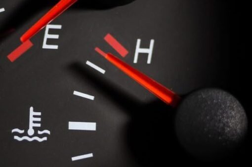 محرك السيارة يحترق؟ 5 أسباب رئيسية وراء ارتفاع حرارته!