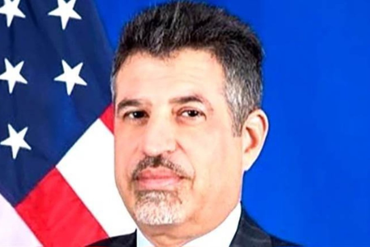 تحركات دبلوماسية غامضة: انتقال مفاجئ للسفير الأميركي من اليمن إلى العراق