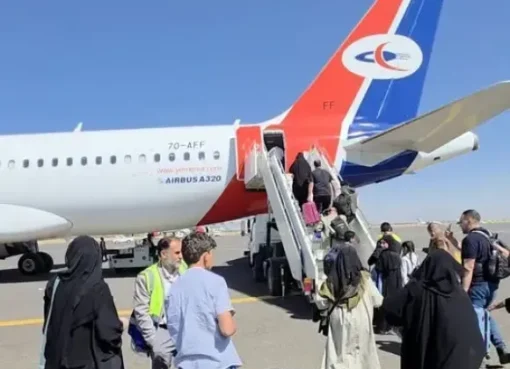 احتجاز الطائرة اليمنية في الأردن… بعد قصف مطار صنعاء الدولي